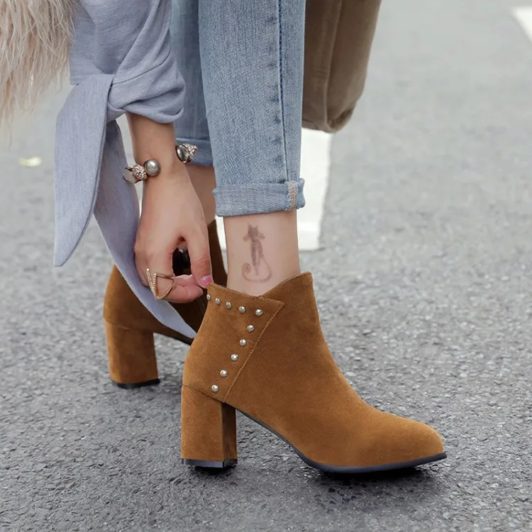 Большие размеры женские полусапожки на массивном каблуке однотонные ботинки с