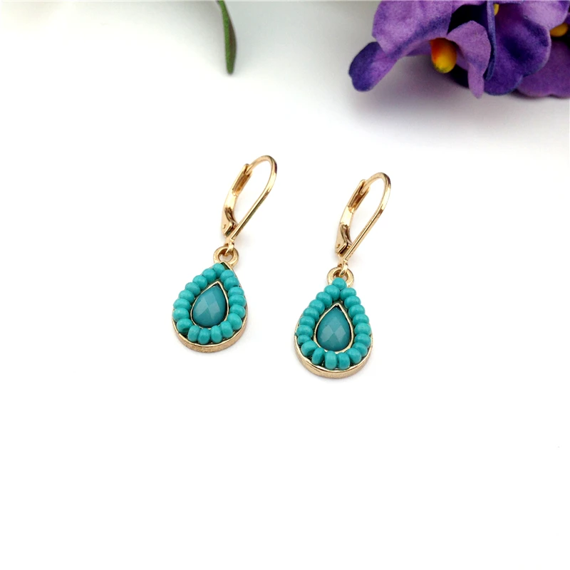 Женские серьги-подвески в виде капли золотистые и зеленые | Украшения аксессуары