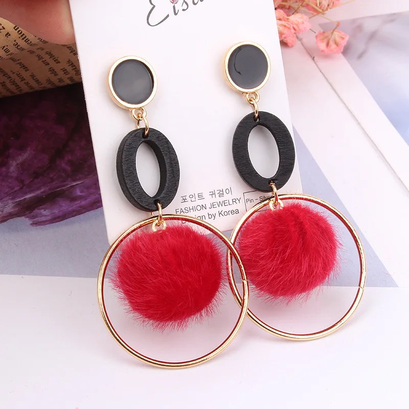 Новинка сезон осень-зима с меховыми помпонами для серьги женщин Простой Личность