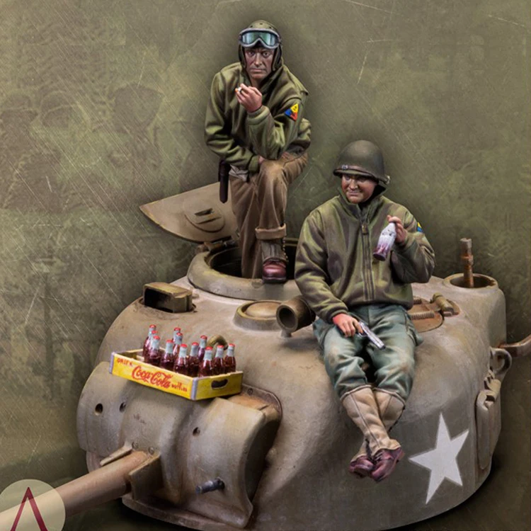 

1/35 Resin Model kit WW2 Tank soldiers figures (includeds Car ) Unpainted and unassembled 295G