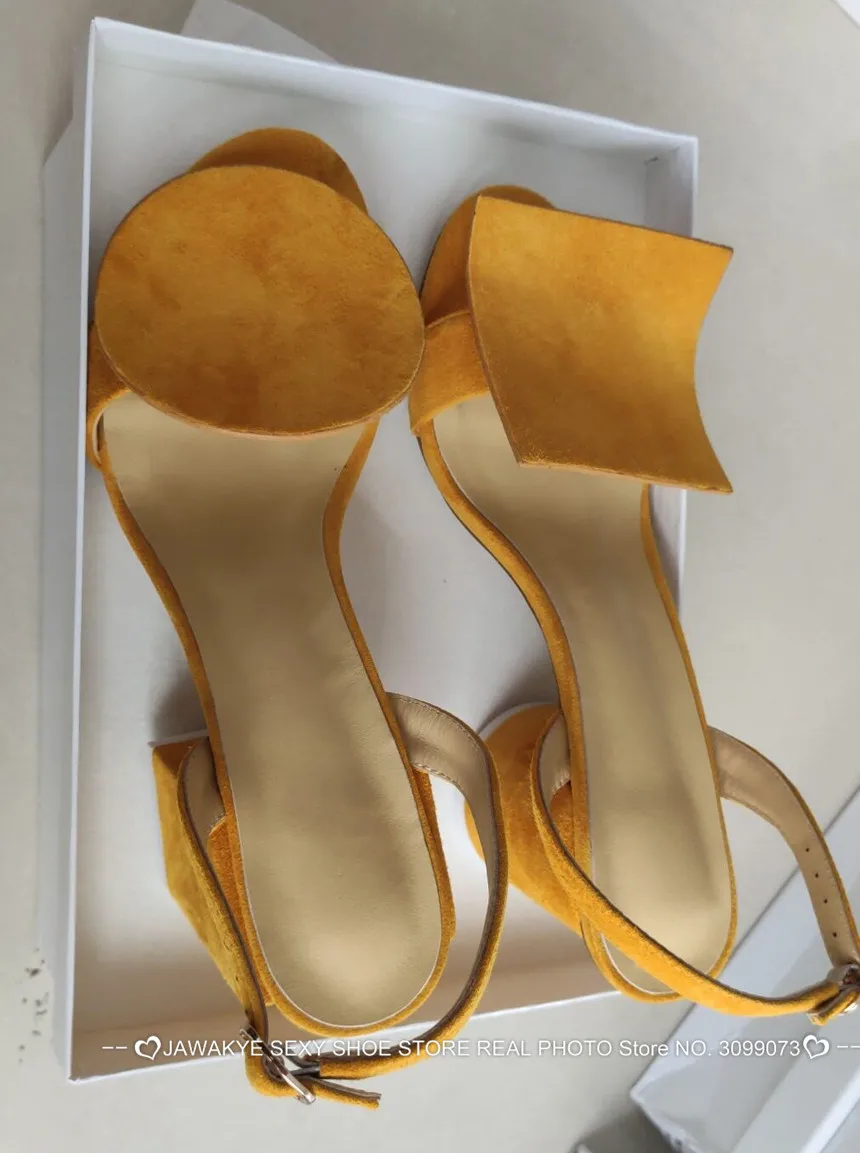 yellow suede Подиумные сандалии на не сужающемся книзу массивном квадратном каблуке; цвет желтый, белый; босоножки с ремешком на пятке; летняя обувь для вечеринок; Mujer - Цвет: yellow suede