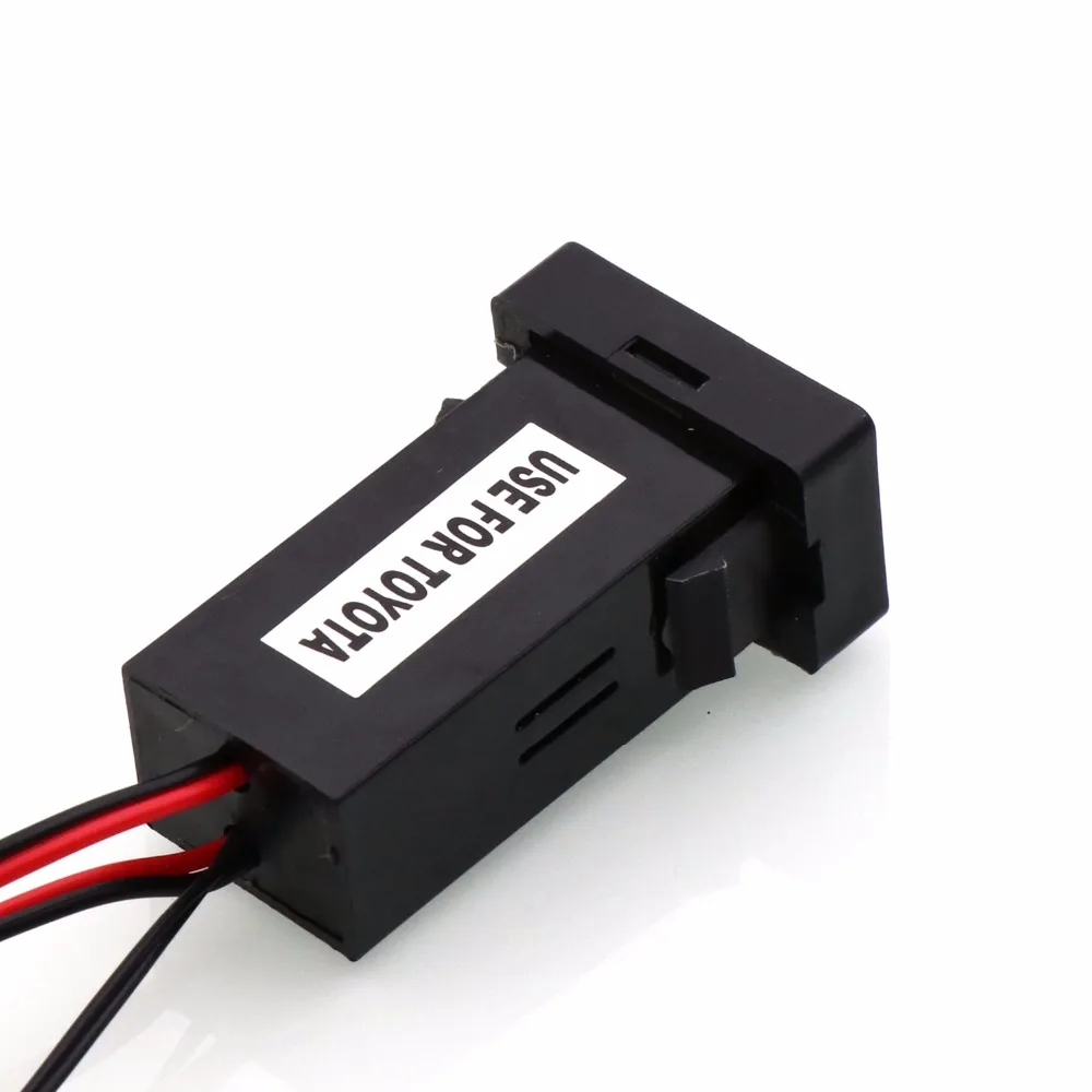 Автомобильное зарядное устройство с USB-интерфейсом 2 1 А и внутренний/наружный