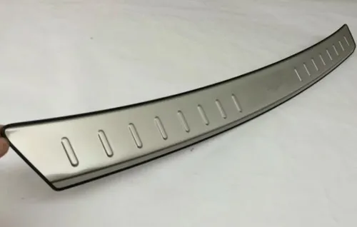 stainless steel Для Toyota Camry автомобиля из нержавеющей стали наклейка задняя педаль двери Накладка снаружи порог отделка багажника 1 шт - Цвет: stainless steel