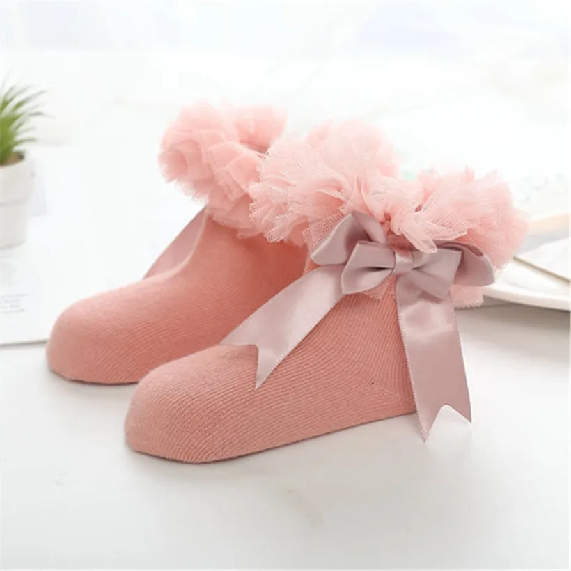 Милые детские кружевные носки с оборками и бантом на щиколотке очаровательное