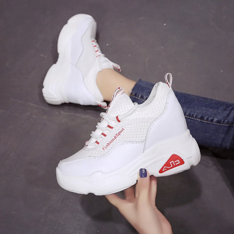 Женские кроссовки из дышащей сетчатой ткани на платформе 9 см визуально