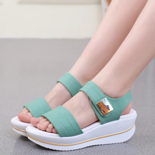Size43 Летние женские сандалии на платформе; из натуральной Кожаный крючок петля; мягкие и удобные туфли на танкетке Дамская обувь повседневные сандалии 9 Цвета - Цвет: green