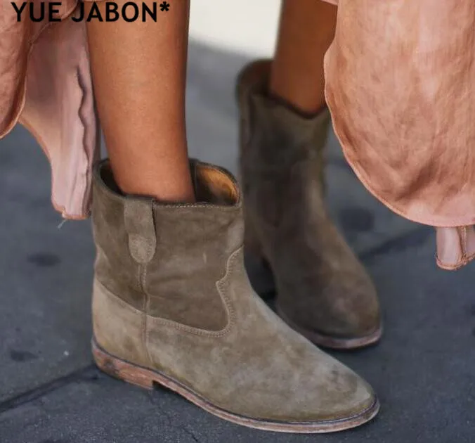 Женские ботильоны на танкетке ковбойские с круглым носком и увеличенным