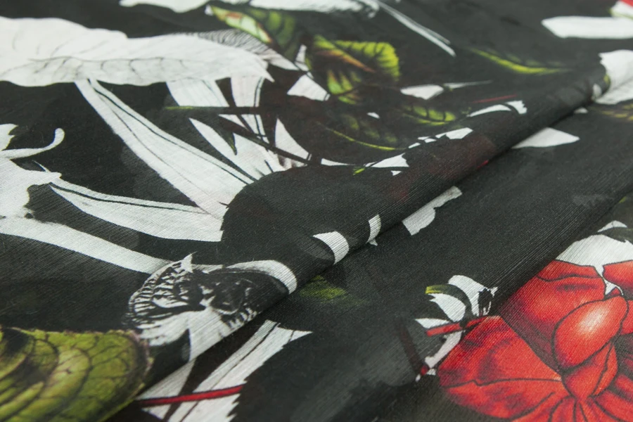 Напечатанная смесь из шелка и льна с цветочным узором Твила тропическая