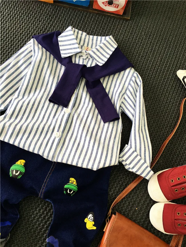 Комплект одежды для всей семьи одежда мамы и дочки футболки в полоску сын верхняя