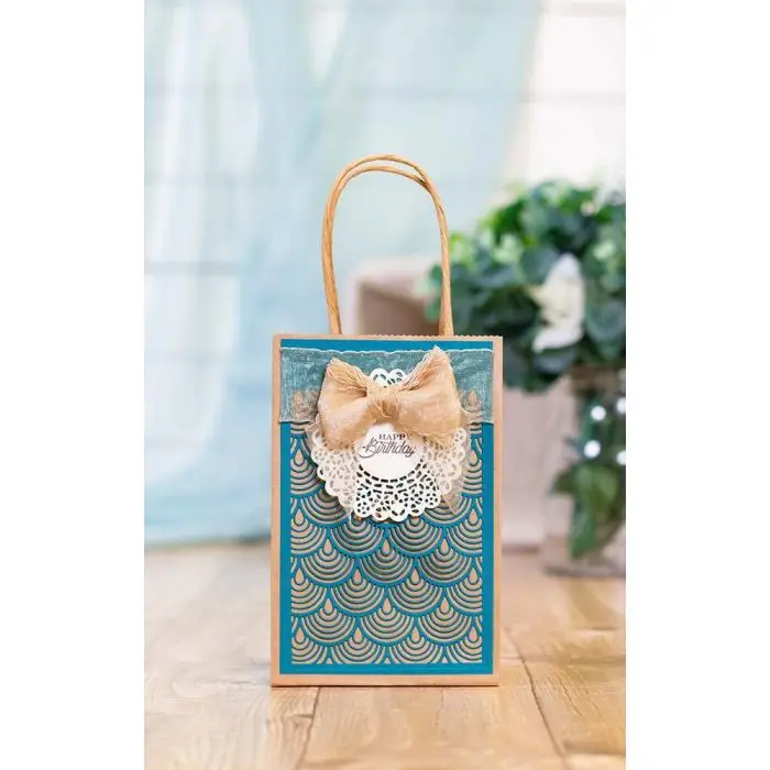 Волнистые облака прямоугольная пустотелая рамка форма металлические режущие