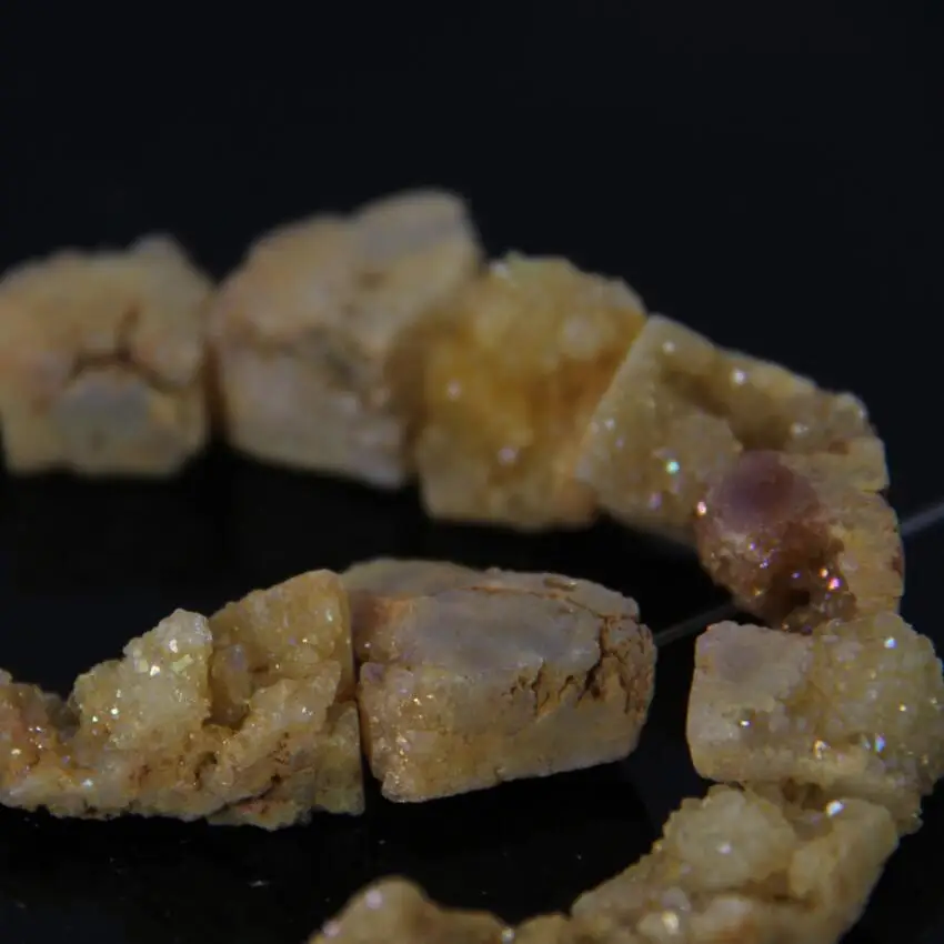 

Approx23Pcs/Strand Yellow Titanium Natural Quartz Drusy Geode Rectangle Slab Pendant Beads,Raw Gems Druzy Rough Slice Nuggets