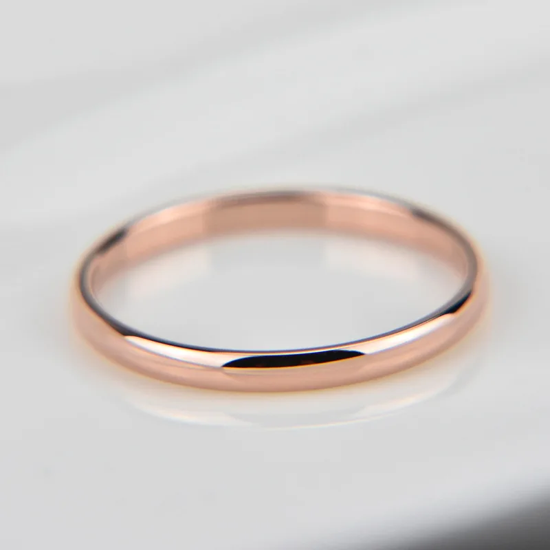 

Ladies Men Smooth Stainless Steel Couple Rings Golden Simple Couple Wedding Jewelry Engagement Gifts