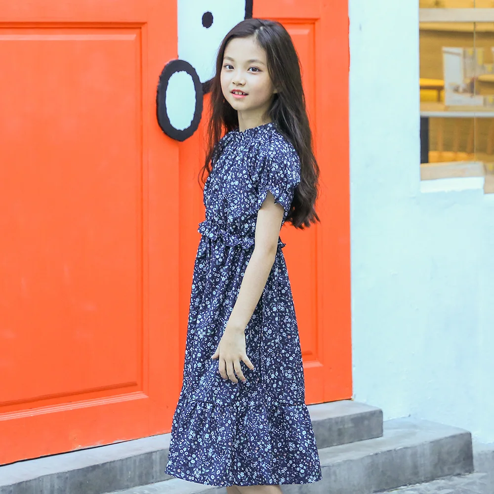 Длинное платье для девочек-подростков лето 2018 синее с цветочным принтом