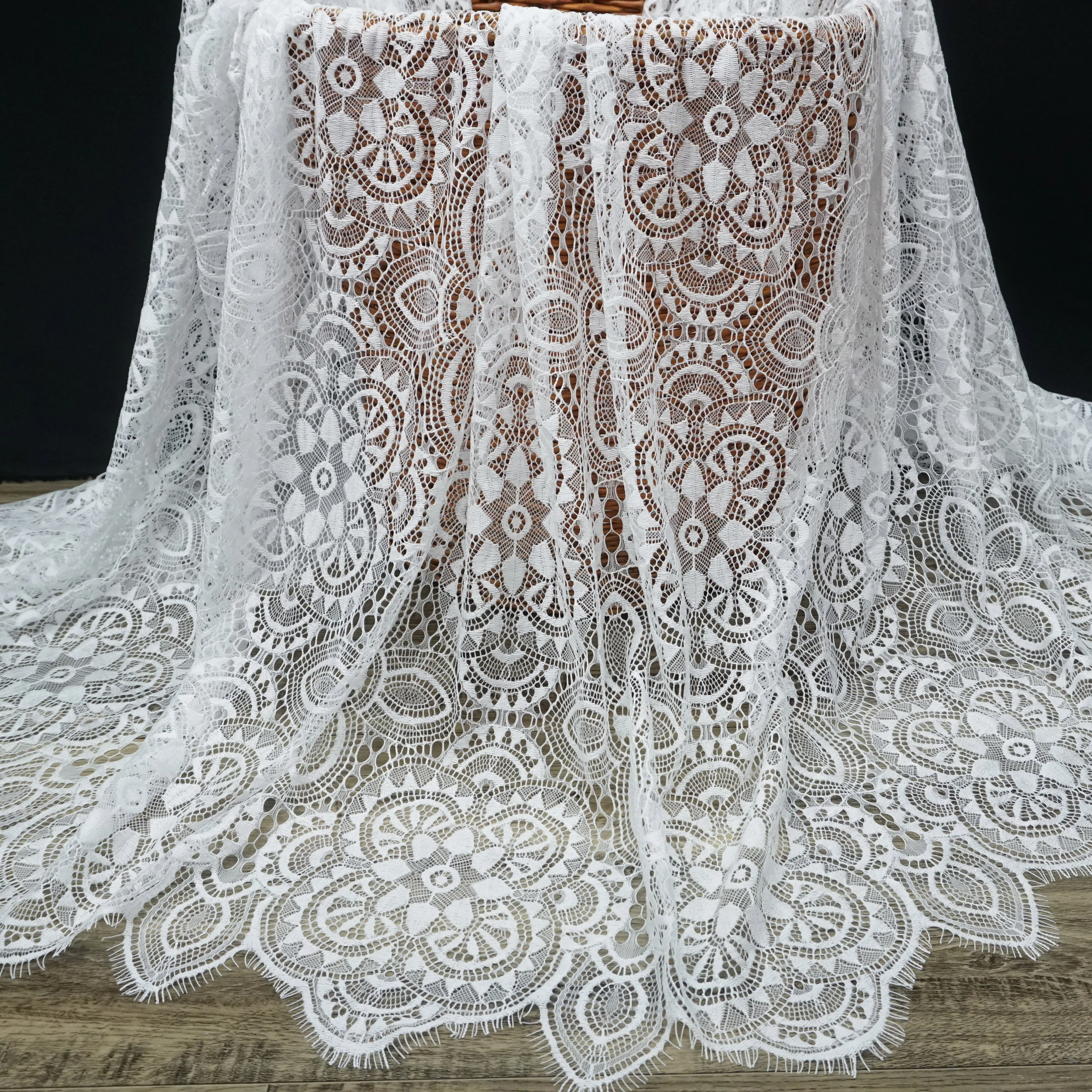Модное женское платье из кружевного материала 150*300 см/шт. 1 шт. Бесплатная
