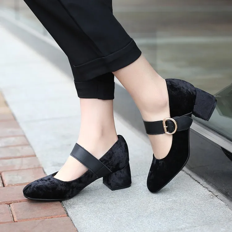 Женские туфли на высоком каблуке лодочки с квадратным носком и металлическим