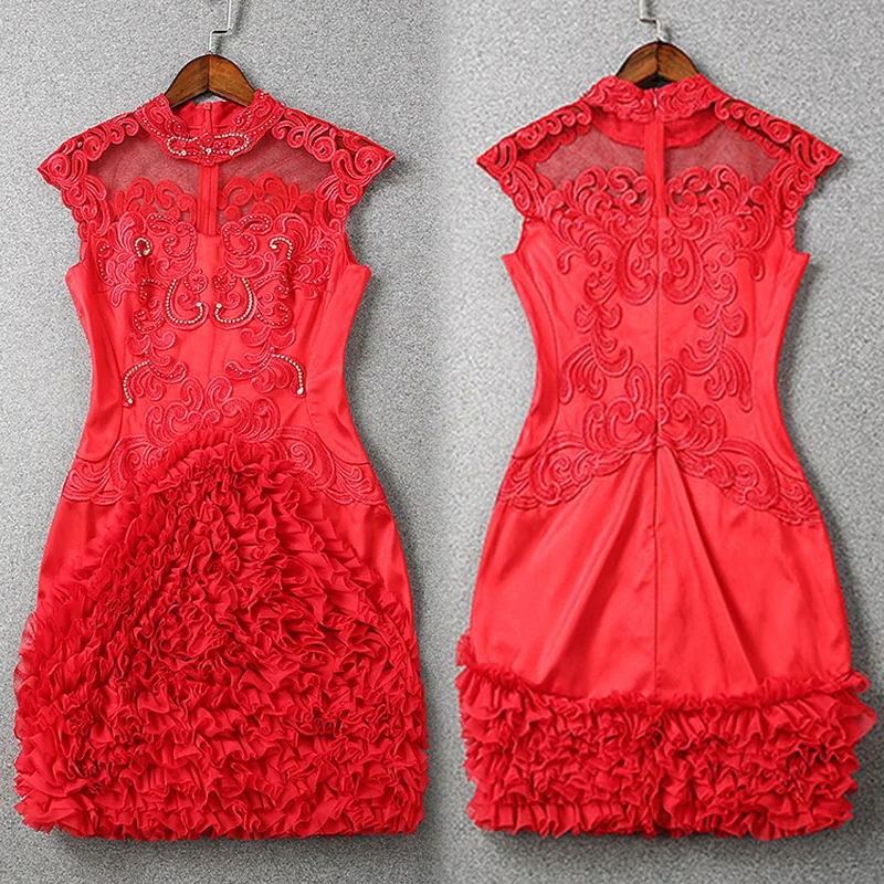 Женское дизайнерское модельное платье праздничное из красного бежевого