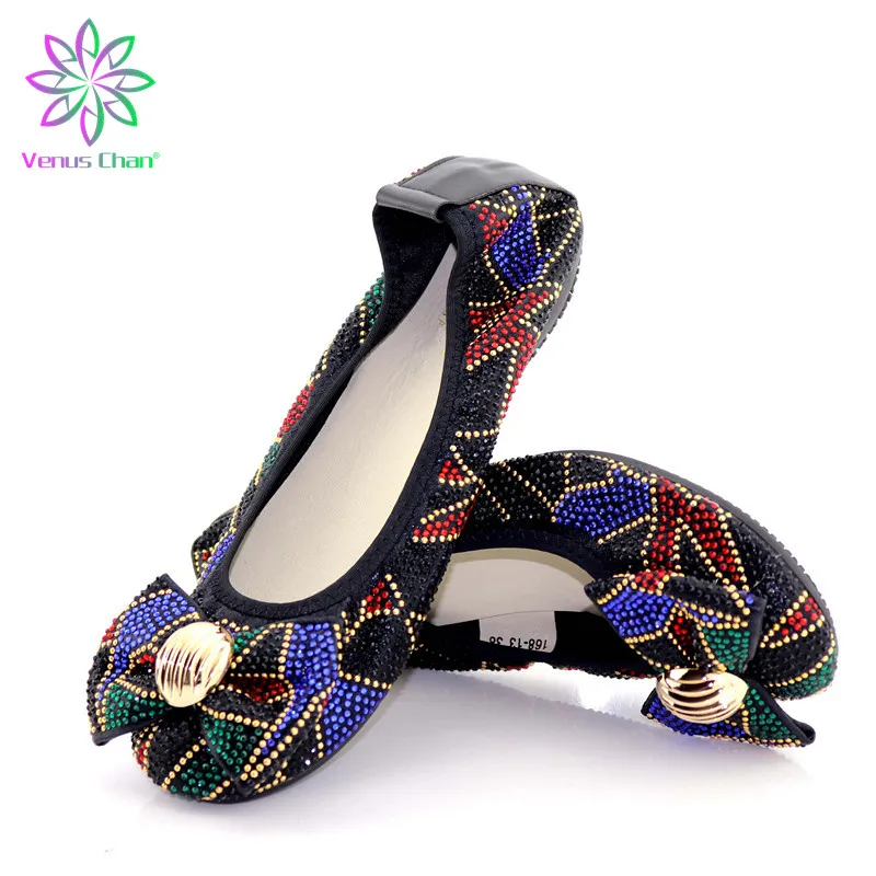

Popular In Nigerian Waterproof PU Leather Flat Boat Shoes With Shiny Crystal Applique Large Size 44&45 Women Shoes