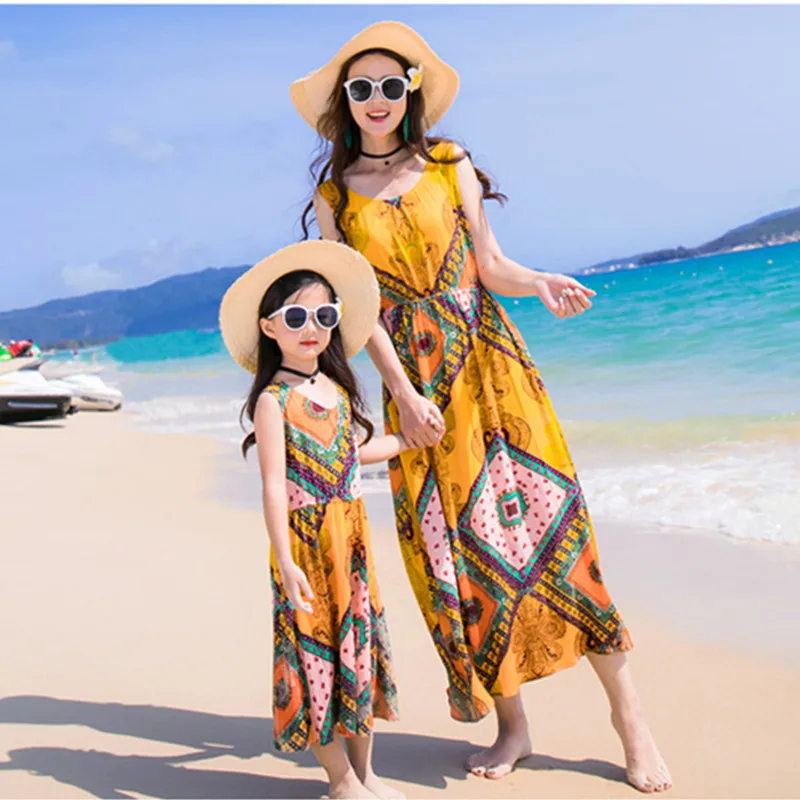 Одинаковые комплекты для всей семьи футболка папы и сына штаны платье с