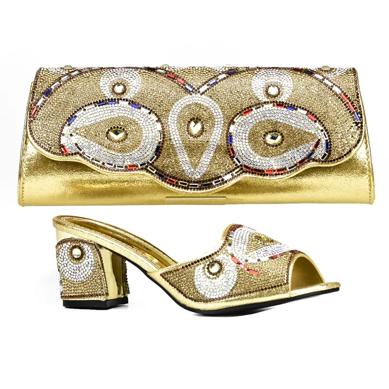 Женский вечерний комплект из туфель и сумочки золотистого цвета в африканском