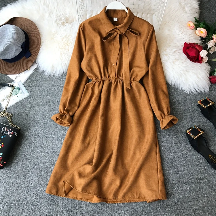 Женское винтажное Замшевое платье ALPHALMODA однотонное однобортное с отложным