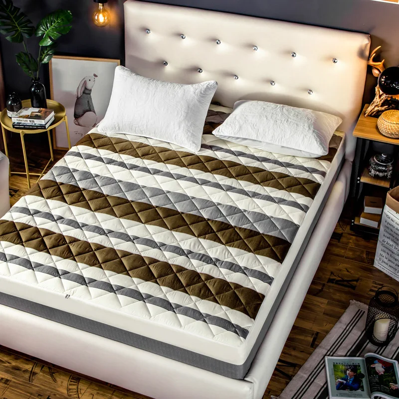 Съемный универсальный чехол на матрас с защитой от клещей мягкий стеганый