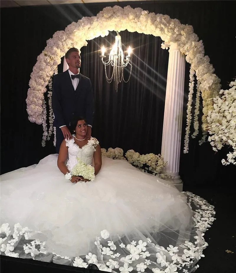 

Princess White 3D Floral Wedding Dress 2020 Ball Gown Vintage Lace Plus Size African Arabic Bridal wedding Gown Vestido De Novia