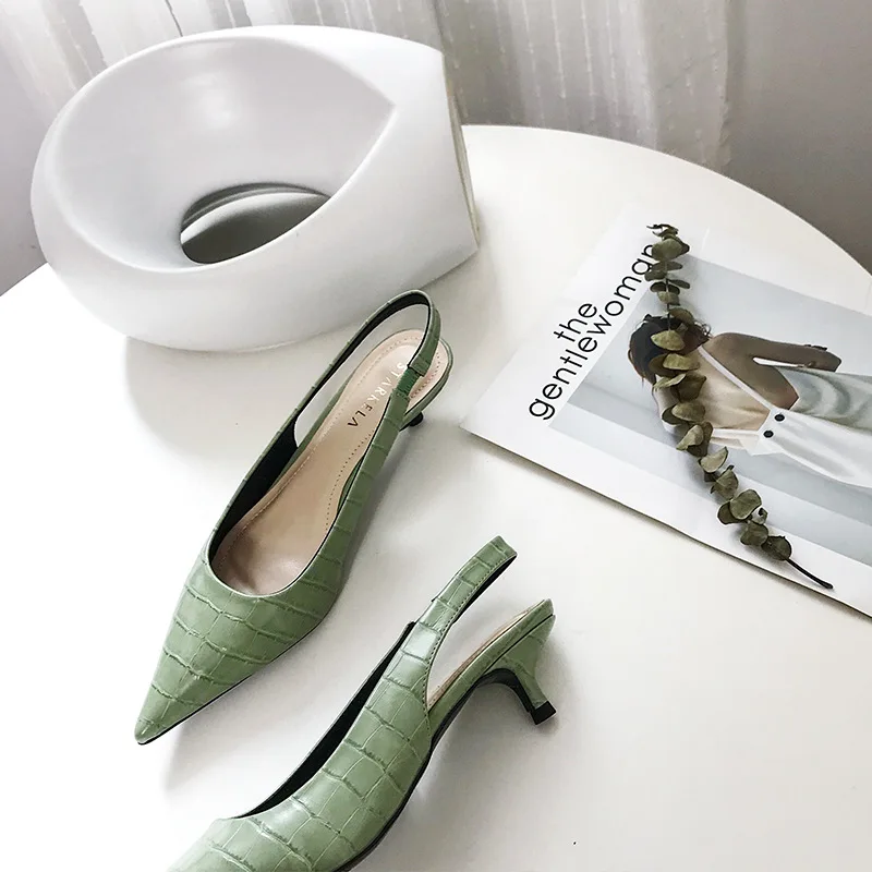 Новая весенняя женская обувь в Корейском стиле модные тонкие туфли на высоком