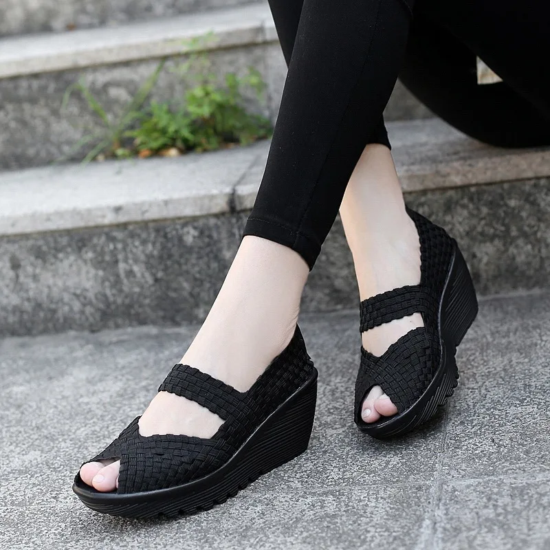 Массивные черные летние кроссовки для женщин плоская платформа открытый носок