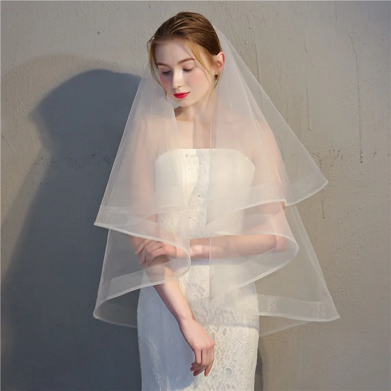 

2018 New Short Bridal Veil Two Layers Sequined Lace With Comb Wedding Veil EE9006