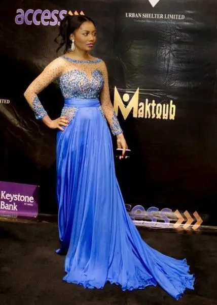 Новое Прибытие Длинным Рукавом Blue Prom Dress 2017 Кристаллы Искры Из Бисера Длинное