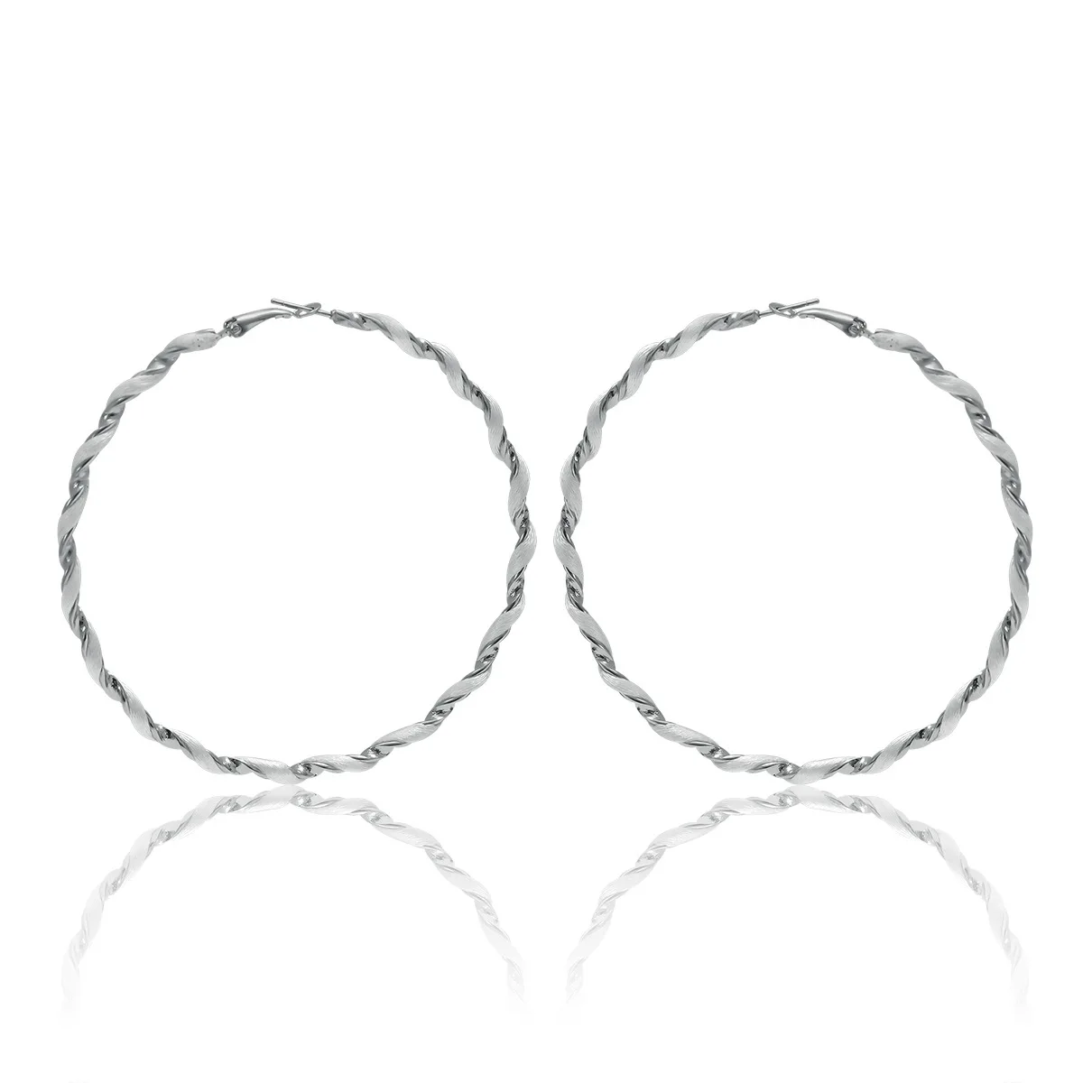silver white Новинка, гипербола, скрученные спиральные золотые, серебряные, большие серьги-кольца для женщин, женские серьги с большой петлей, массивные серьги - Окраска металла: silver white