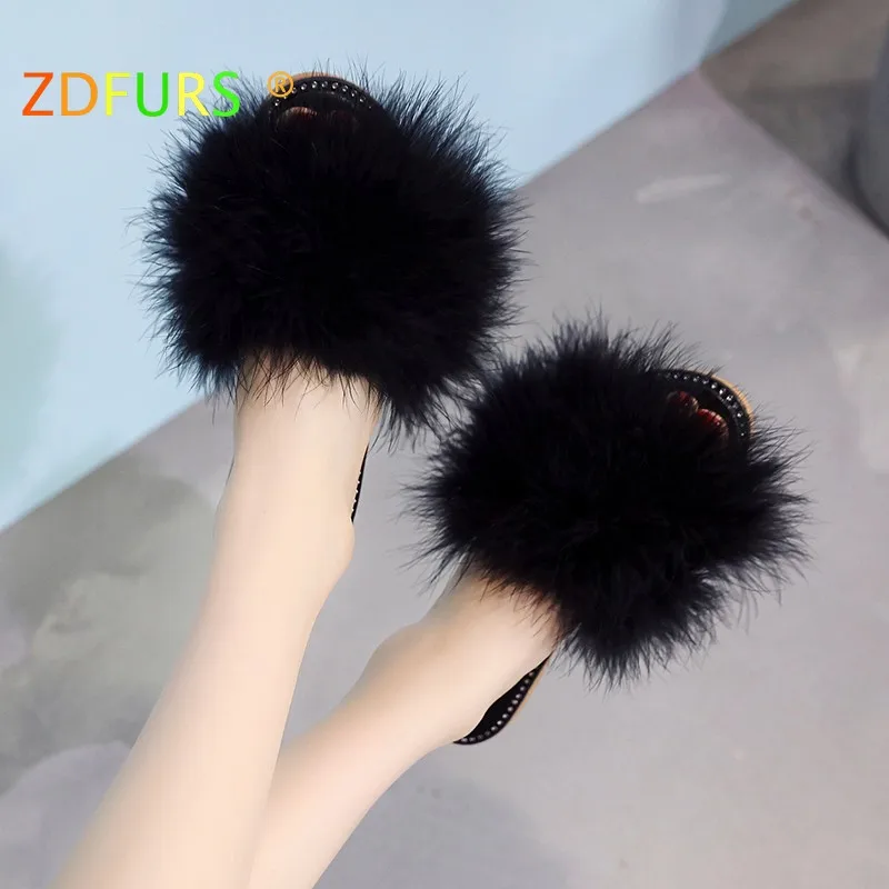 black ZDFURS*/; женские тапочки со страусиными перьями; пушистые летние шлепанцы на плоской подошве; Домашние Вьетнамки; пушистые Повседневные Вечерние пляжные шлепанцы - Цвет: black
