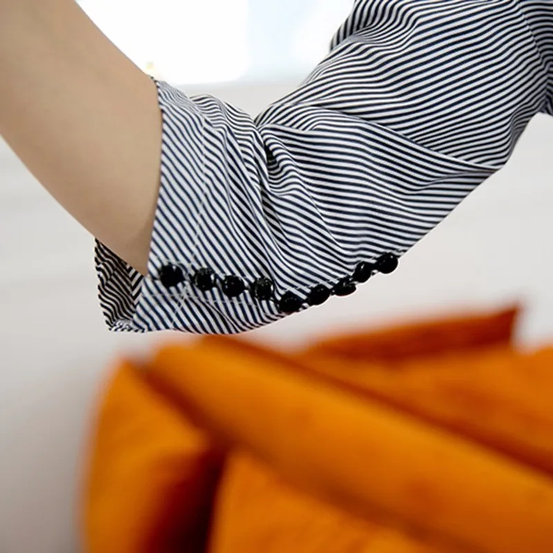 Платье TWOTWINSTYLE повседневное в полоску с открытыми плечами на лето 2020 | Женская