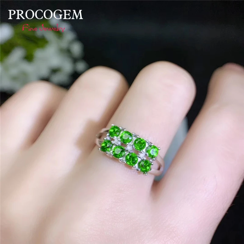 

Кольцо женское из серебра 925 пробы с диопсидом, 3 х3 мм