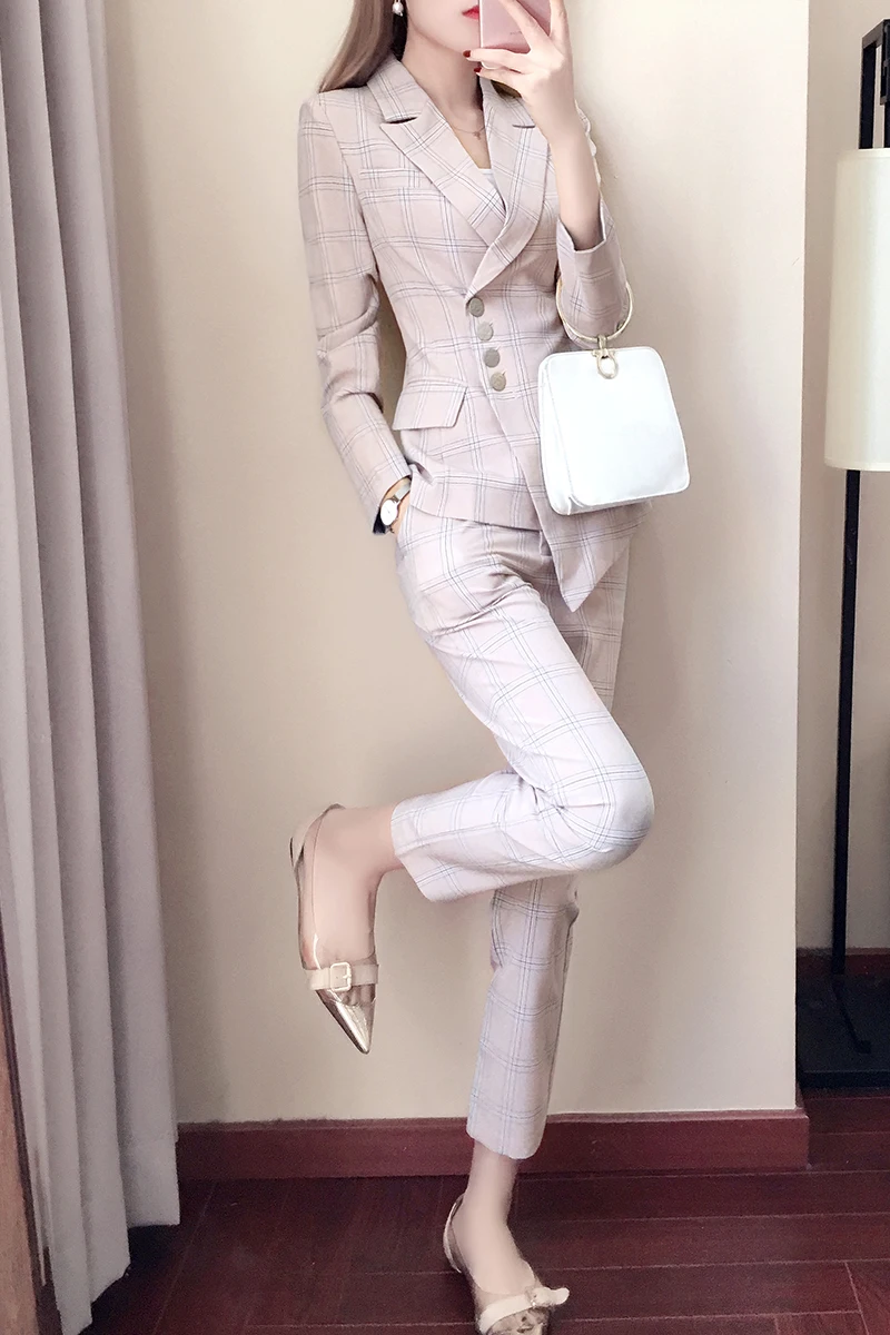

2020 spring new women's fashion Slim lattice small suit suit temperament lady summer fashion two-piece