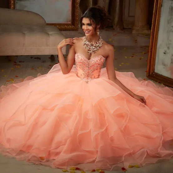 Коралловое платье Quinceanera бальное Стразы Бисероплетение с оборками из органзы