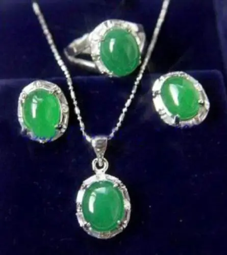 

NEW Natural Green jade Earrings Pendant Ring Set