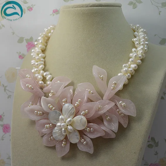 ?? ユニークな真珠ジュエリー店ナチュラルホワイト 3 行淡水真珠翡翠花ネックレス完璧な女性結婚式誕生日ギフト