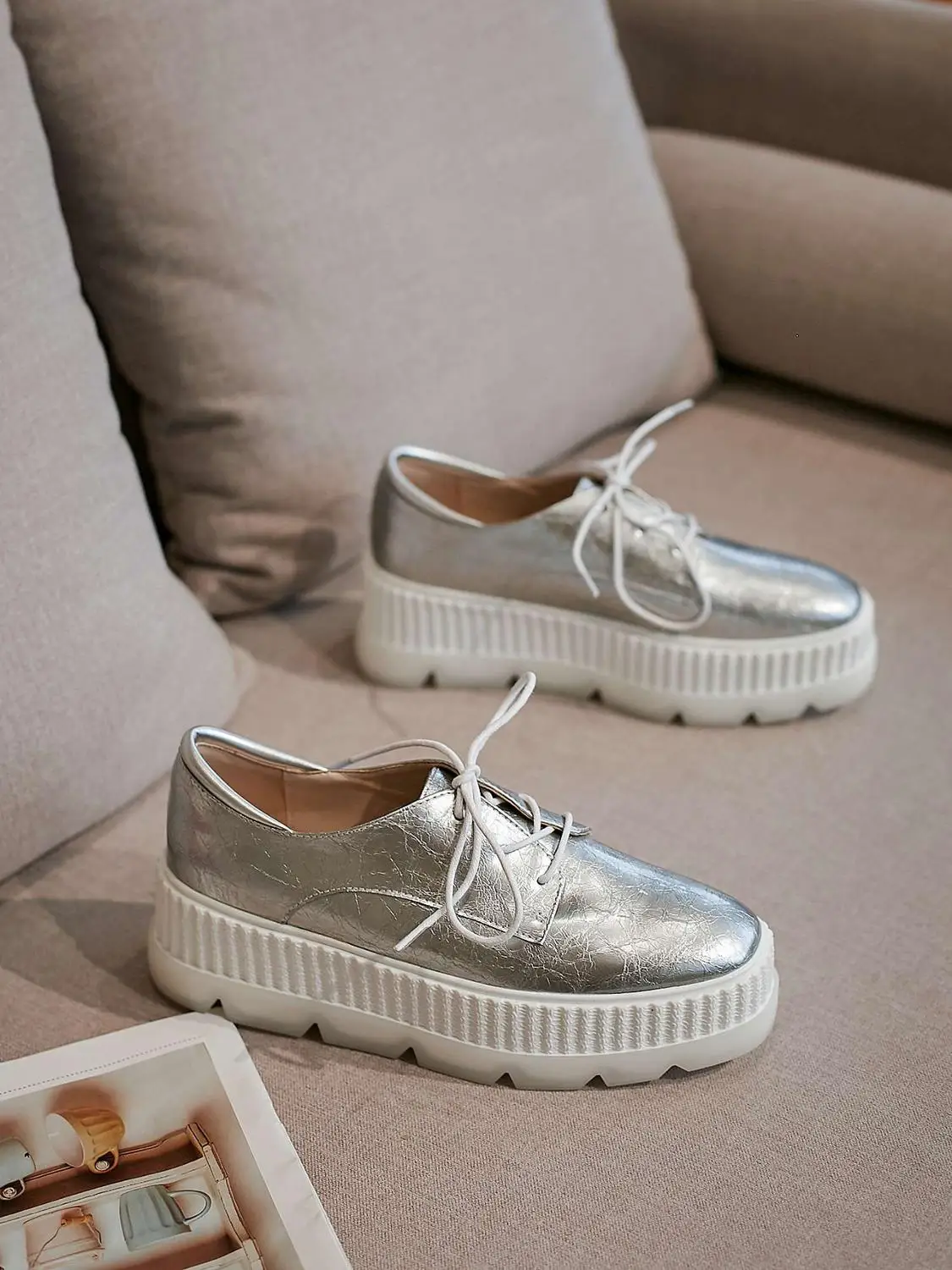 Lenkisen Лидер продаж хорошо вентилируемые лоферы на шнуровке с высокой плоской