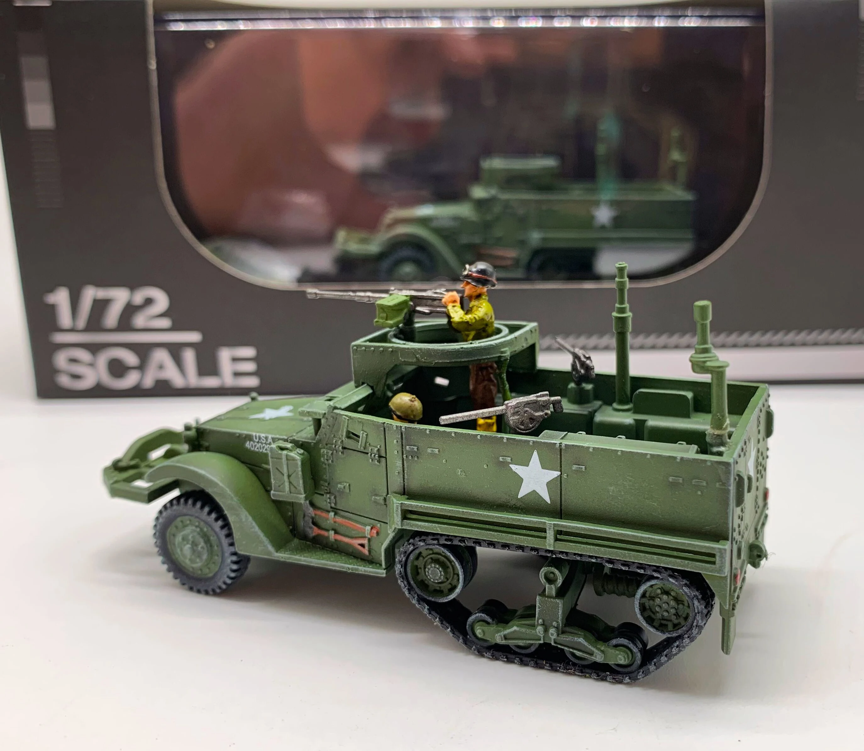 1/72 US M3 полутрек с командой готовой модели по 3R модели