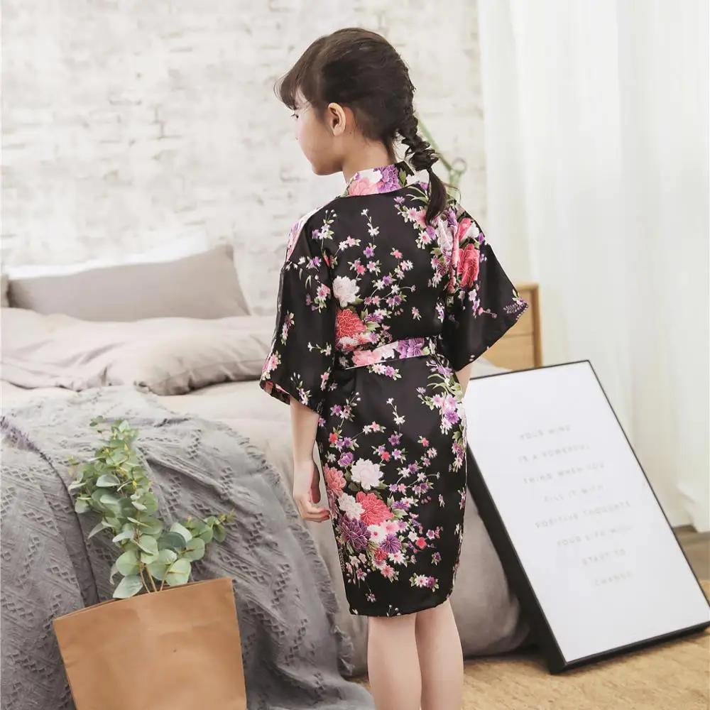 Фиолетовое летнее высококачественное детское атласное кимоно халат подружки