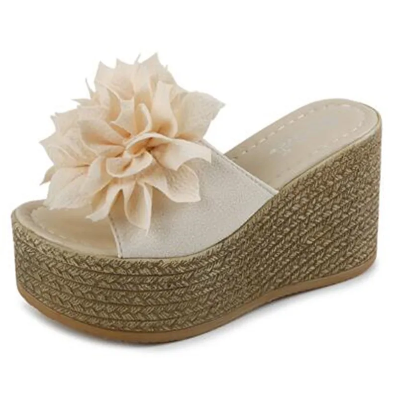 Женские пляжные шлепанцы FeiYiTu 34-40 на танкетке с цветами модные повседневные