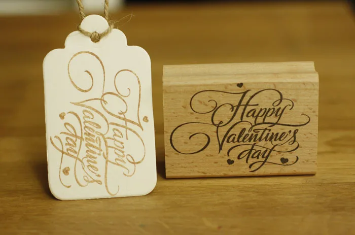 Бесплатная доставка Счастливый День Святого Валентина резиновый Деревянный