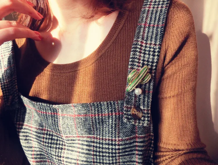 Desert Jewelry Green Cactus Brooches Gold Tone Micro Pave Clear Crystal Imitated Pearl Deco Enamel Cactuses Pins Broach for Suit | Дом и сад