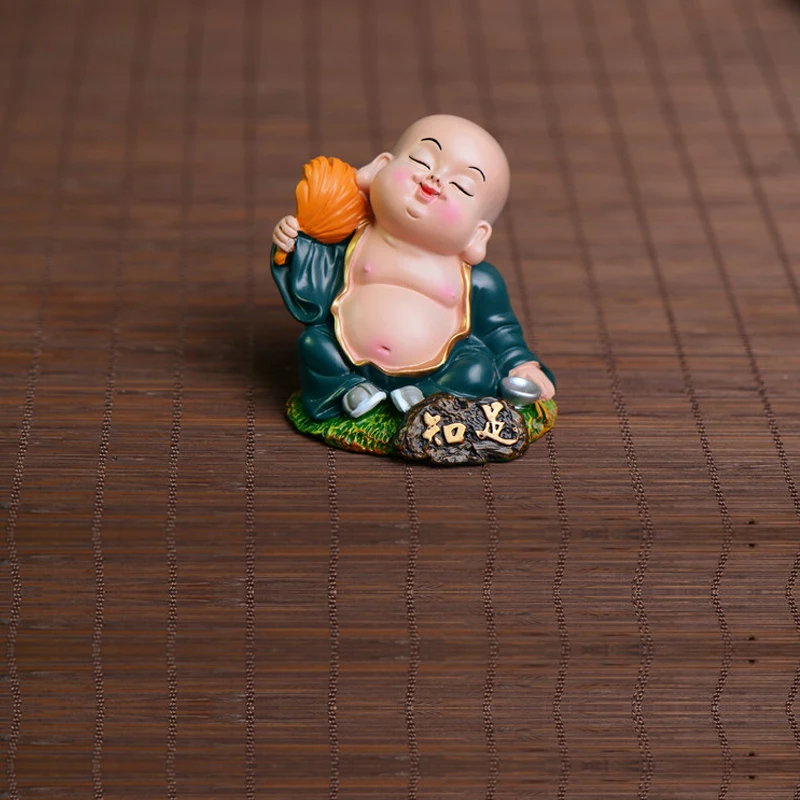 Маленький монах потряхивает головой украшения творческие изделия для салона