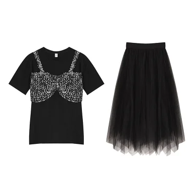 Женский костюм-двойка футболка с коротким рукавом и бантом расшитая блестками