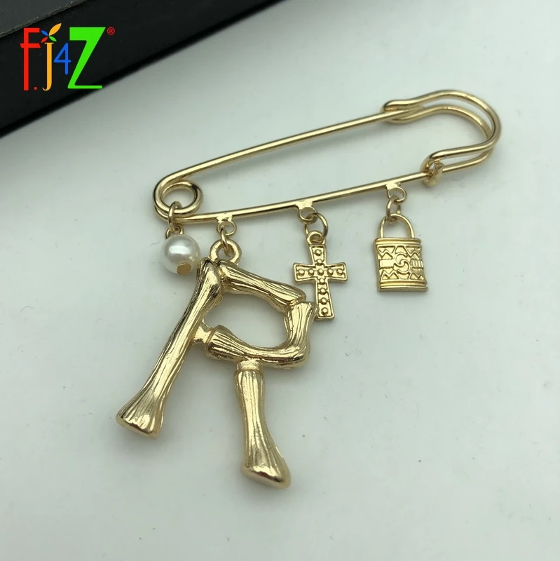F. J4Z Новые популярные женские буквенные броши, сплав, маленькие A-Z, инициалы, крест, замок, жемчужные подвески, булавка брошь бижутерия, броши на булавке