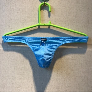 Стринги мужские из мягкого хлопка, пикантное крутое нижнее белье для мужчин, дышащие брендовые стринги, Модные 8 видов цветов