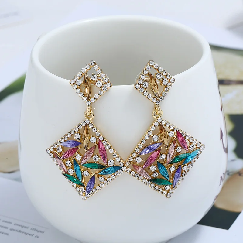 Nihaojewelry темперамент Полые Геометрический Длинные Висячие серьги красочные