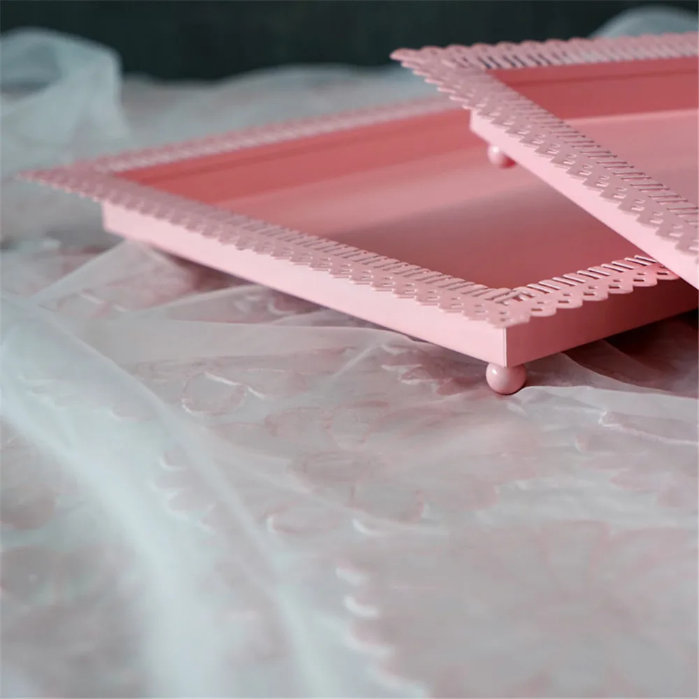 

Nordic Lace Hollow Metal Storage Tray Elegant Chic Ins Fruit Cake Dessert Plate Candy Pink Jewelry Display Tray Home Desk Decor